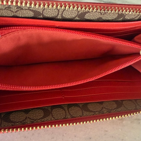 Coach Orange Zip-Around Wallet NWOT - Picture 4 of 5